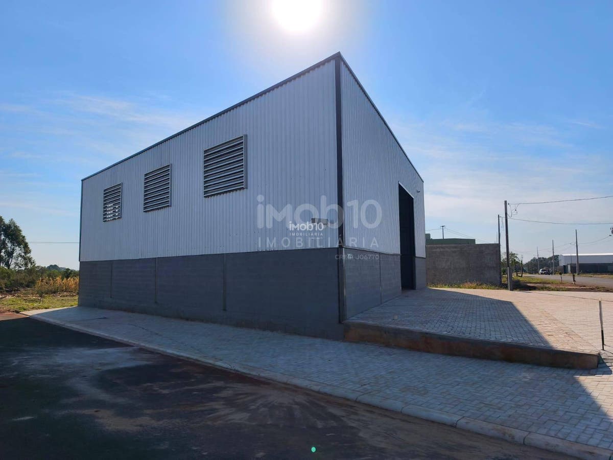 BARRACÃO PARA ALUGAR (R$4.500,00) PRÓXIMO A PERIMETRAL LESTE E BR 277 EM FOZ DO IGUAÇU - PR