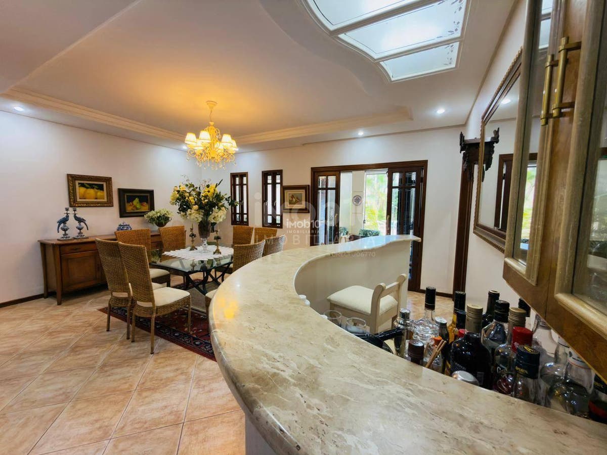 SOBRADO A VENDA COM 3 SUITES JARDIM LANCASTER, FOZ DO IGUAÇU,PR.