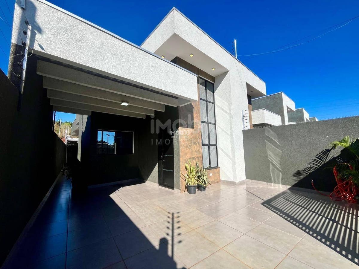 CASA A VENDA COM 2 QUARTOS JARDIM TRÊS PINHEIROS FOZ DO IGUAÇU - PR