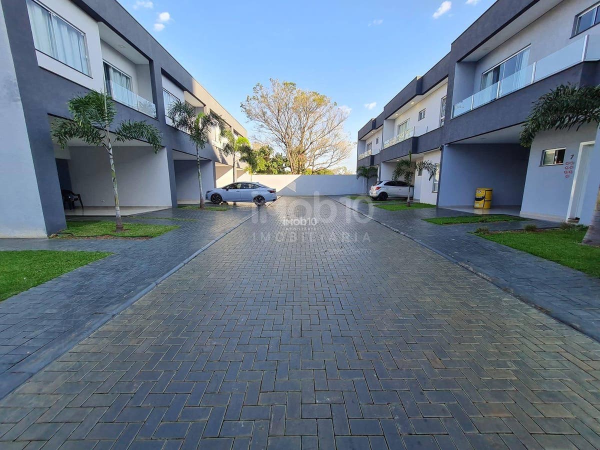 SOBRADO PARA ALUGAR (R$6.000,00) MOBILIADO COM 3 QUARTOS EM CONDOMÍNIO FECHADO BAIRRO VILA YOLANDA EM FOZ DO IGUAÇU - PR