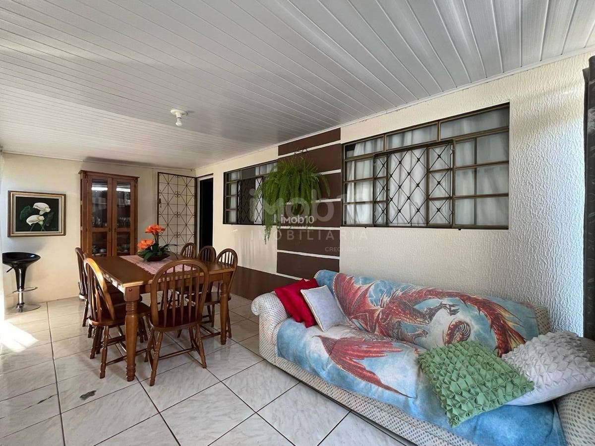 CASA COM 3 QUARTOS A VENDA NO BAIRRO JARDIM UNIVERSITÁRIO EM FOZ DO IGUAÇU - PR