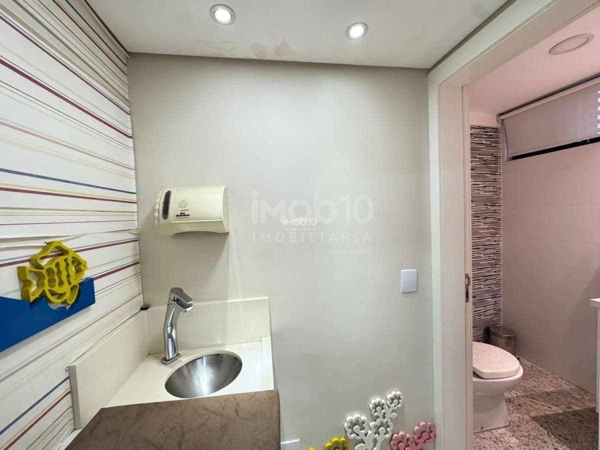 SALA COMERCIAL PARA ALUGAR (R$2.000,00) OU VENDA EDIFÍCIO MARAJOARAS NO CENTRO DE FOZ DO IGUAÇU - PR