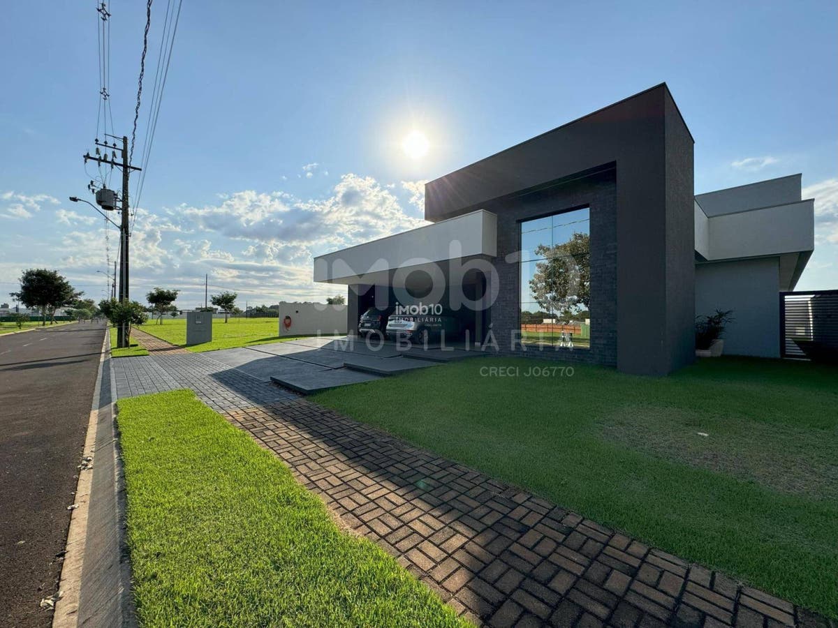 CASA COM 4 QUARTOS A VENDA NO CONDOMÍNIO FECHADO RESERVA DO IGUAÇU EM FOZ DO IGUAÇU - PR