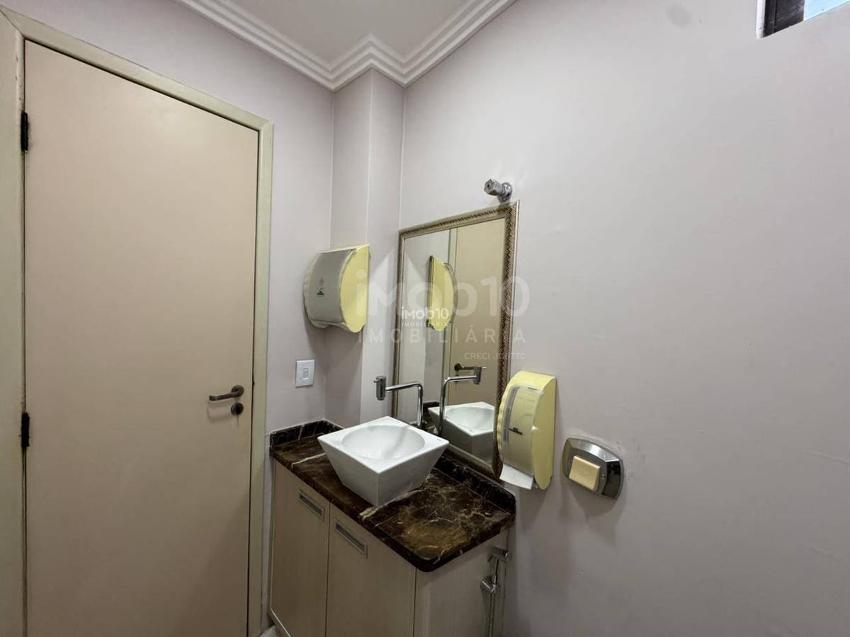 SALA COMERCIAL PARA VENDA NO EDIFÍCIO MARAJOARAS NO CENTRO DE FOZ DO IGUAÇU - PR