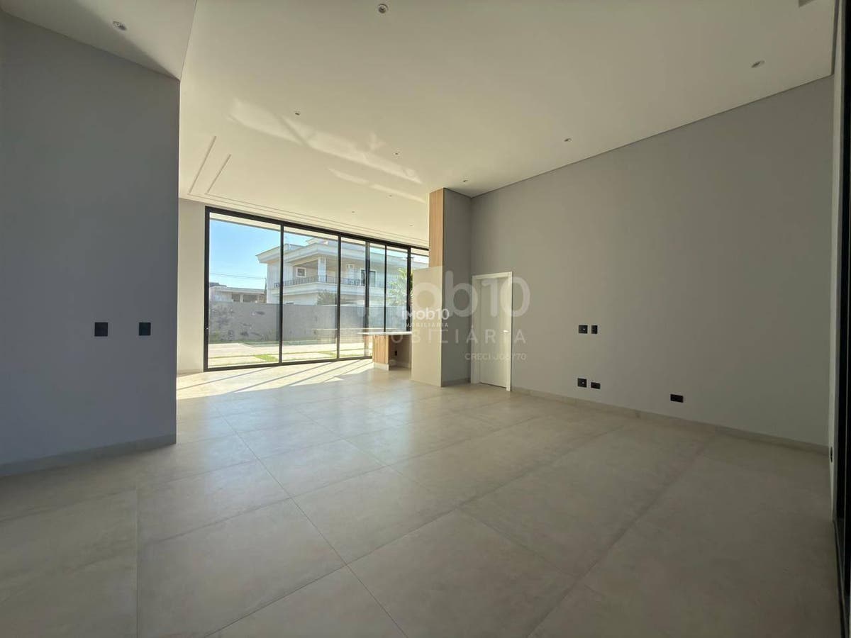 CASA COM 4 QUARTOS A VENDA NO CONDOMINIO FECHADO ROYAL BOULEVARD EM FOZ DO IGUAÇU - PR