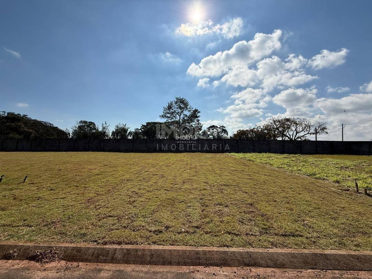 TERRENO A VENDA, CONDOMINIO FECHADO RESIDENCIAL GREPOM, PARQUE OURO VERDE, FOZ DO IGUAÇU.