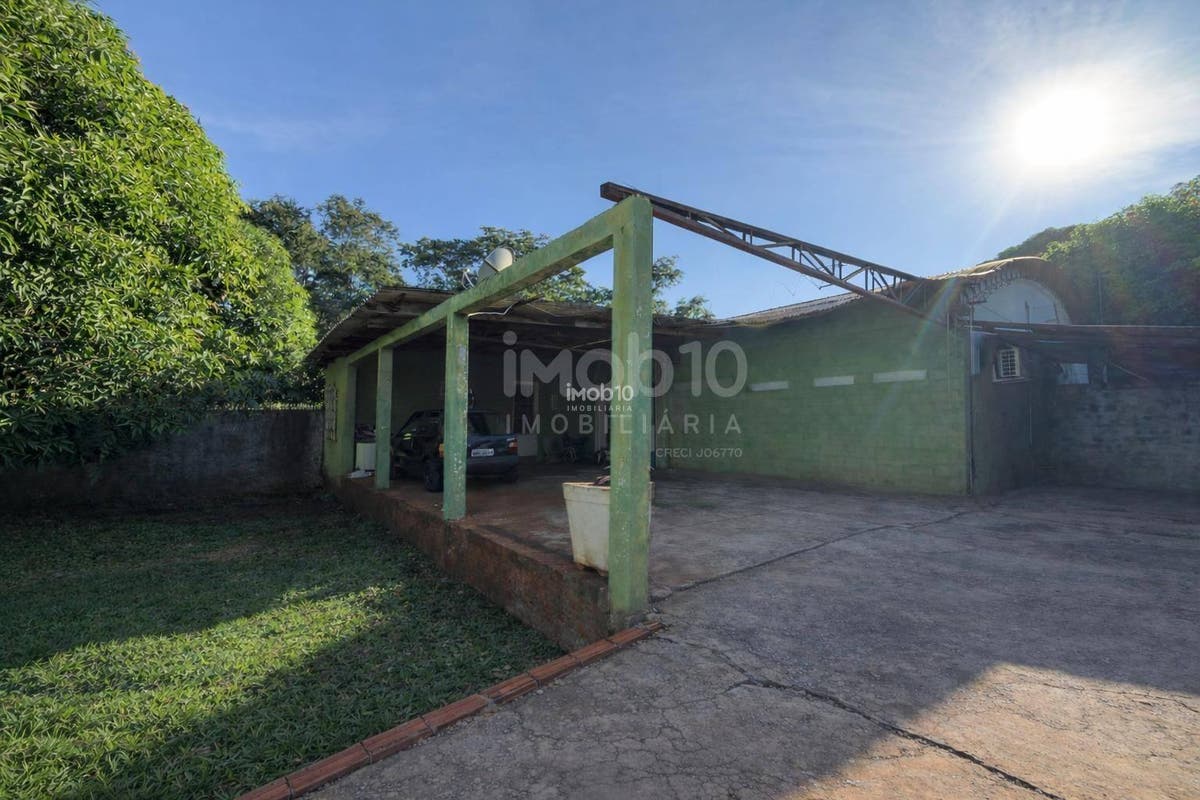 CASA A VENDA COM 2 QUARTOS NA VILA C DE ITAIPU