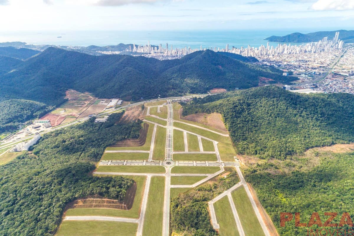 Lote | Condomínio | Colinas de Camboriú | Últimas Unidades - Lote/Terreno em Várzea do Ranchinho (Monte Alegre), Camboriú - à venda - Plaza Imóveis