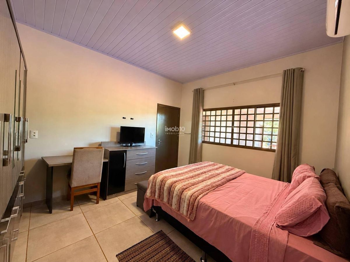 CHÁCARA Á VENDA COM CASA NO LOTE GRANDE A 800m DA AV. REPUBLICA ARGENTINAEM FOZ DO IGUAÇU