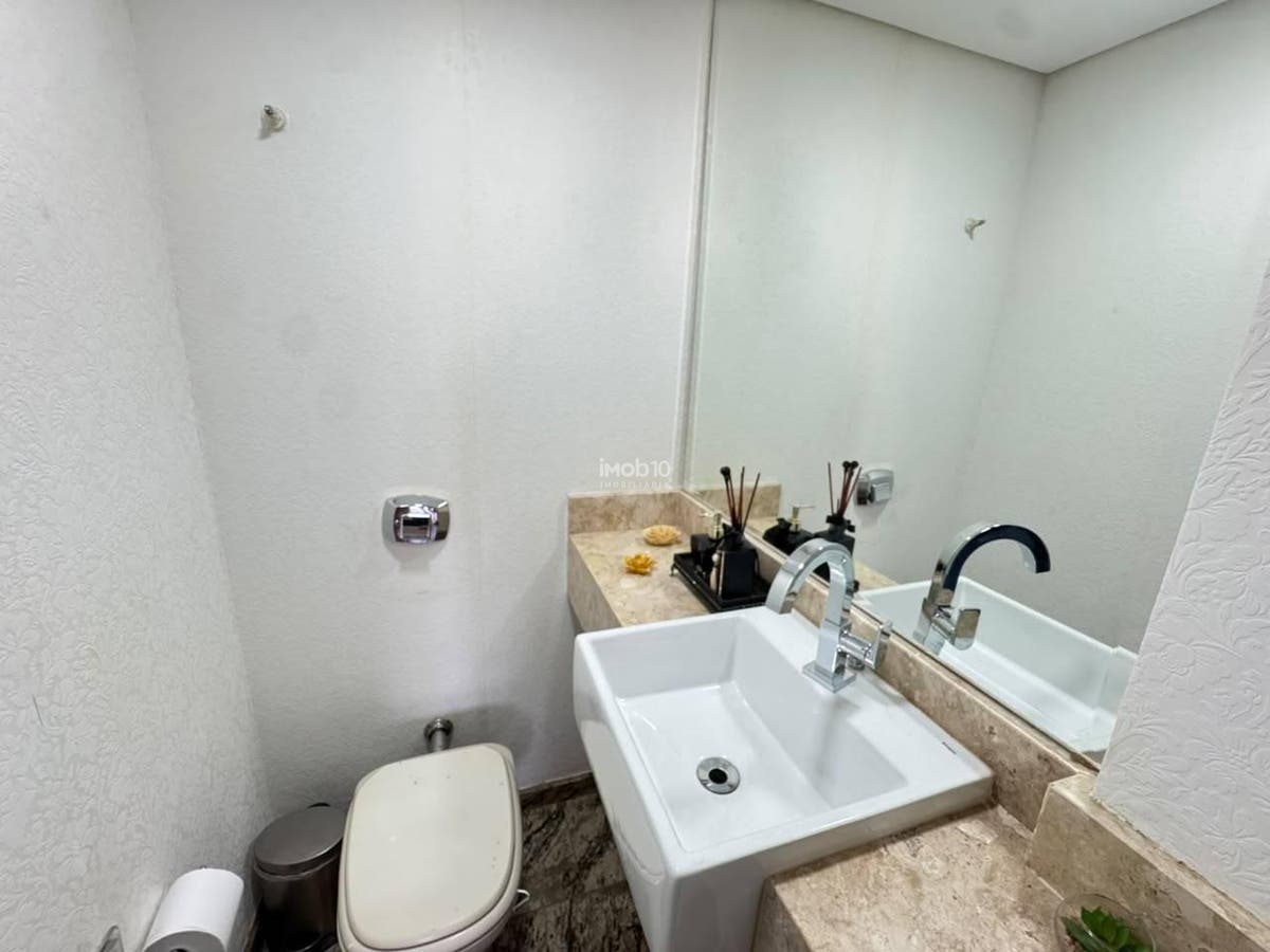 APARTAMENTO COM 3 SUÍTES A VENDA NO EDIFÍCIO MONACO NO CENTRO DE FOZ DO IGUAÇU - PR
