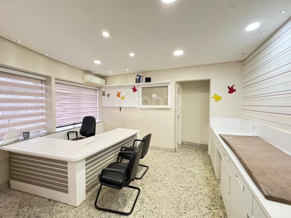 SALA COMERCIAL PARA ALUGAR (R$2.000,00) OU VENDA EDIFÍCIO MARAJOARAS NO CENTRO DE FOZ DO IGUAÇU - PR