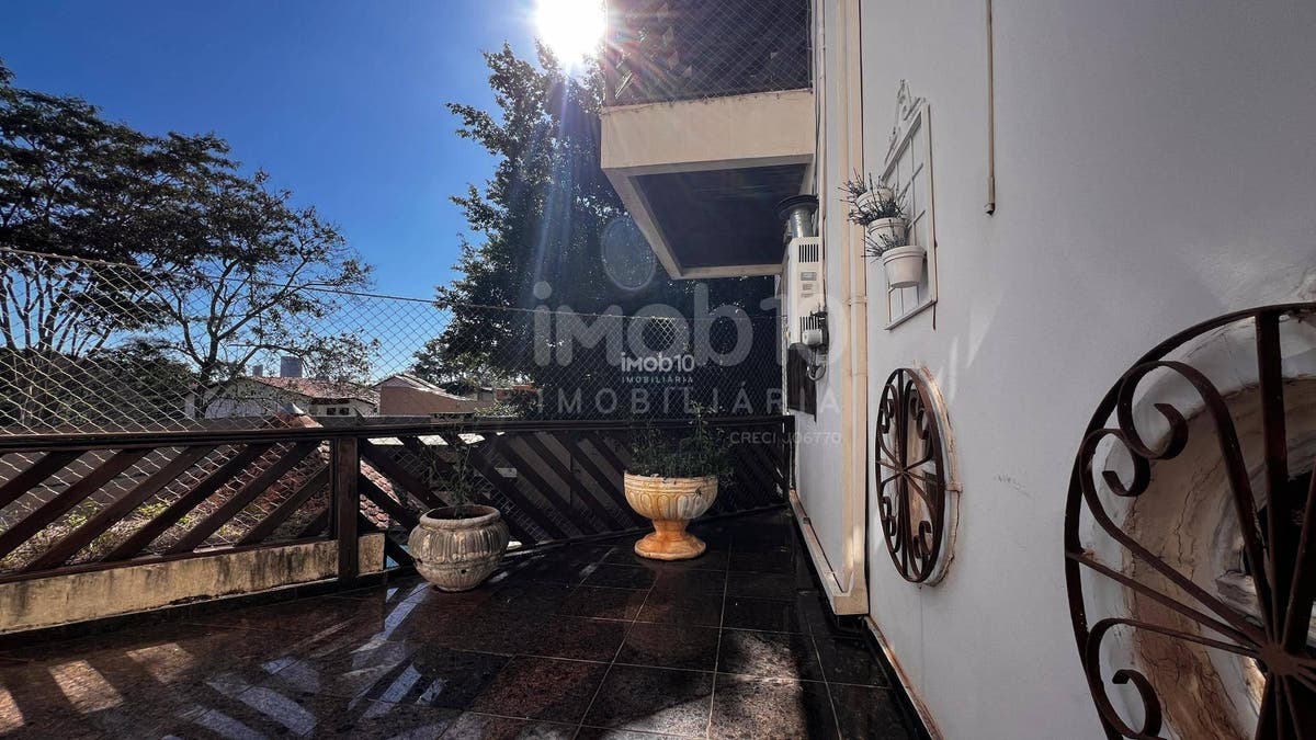 SOBRADO COMERCIAL PARA ALUGUEL (R$20.000,00) OU VENDA NO JARDIM FESTUGATO EM FOZ DO IGUAÇU - PR