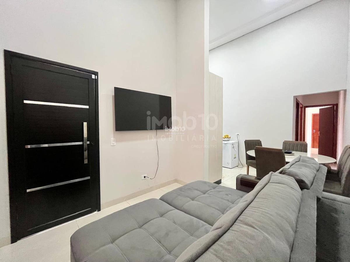 CASA A VENDA COM 2 QUARTOS JARDIM TRÊS PINHEIROS FOZ DO IGUAÇU - PR