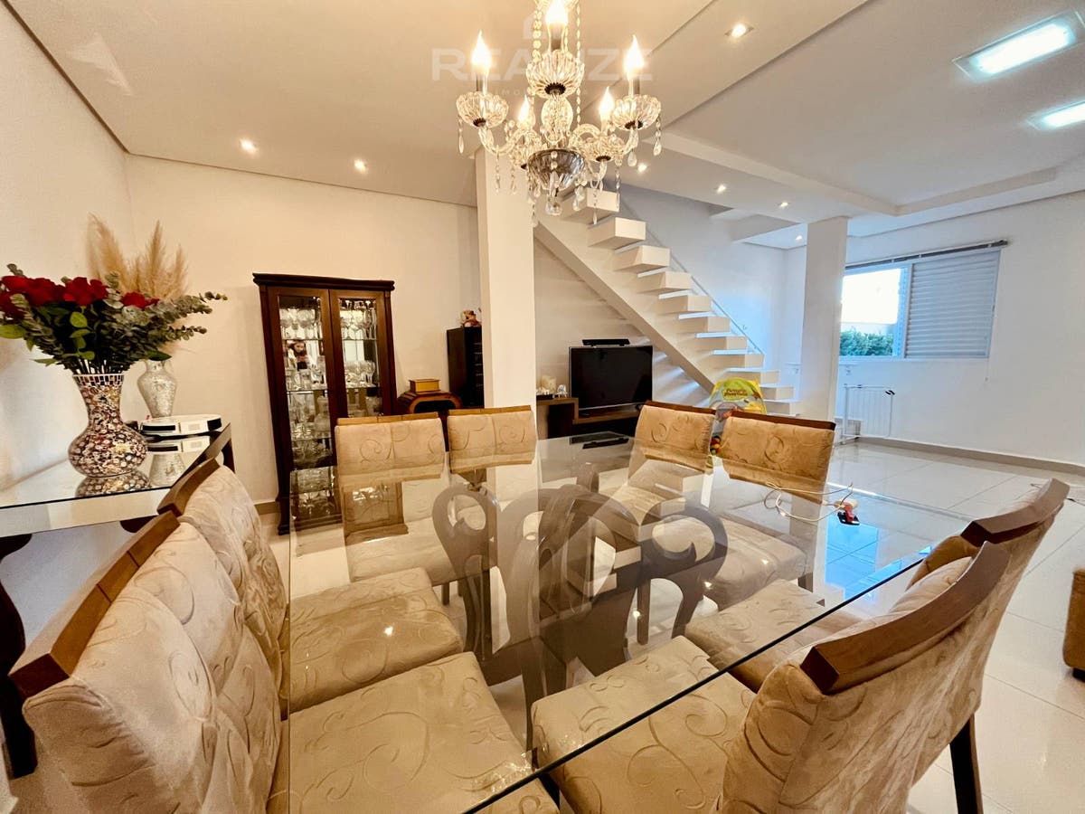 Casa com Piscina