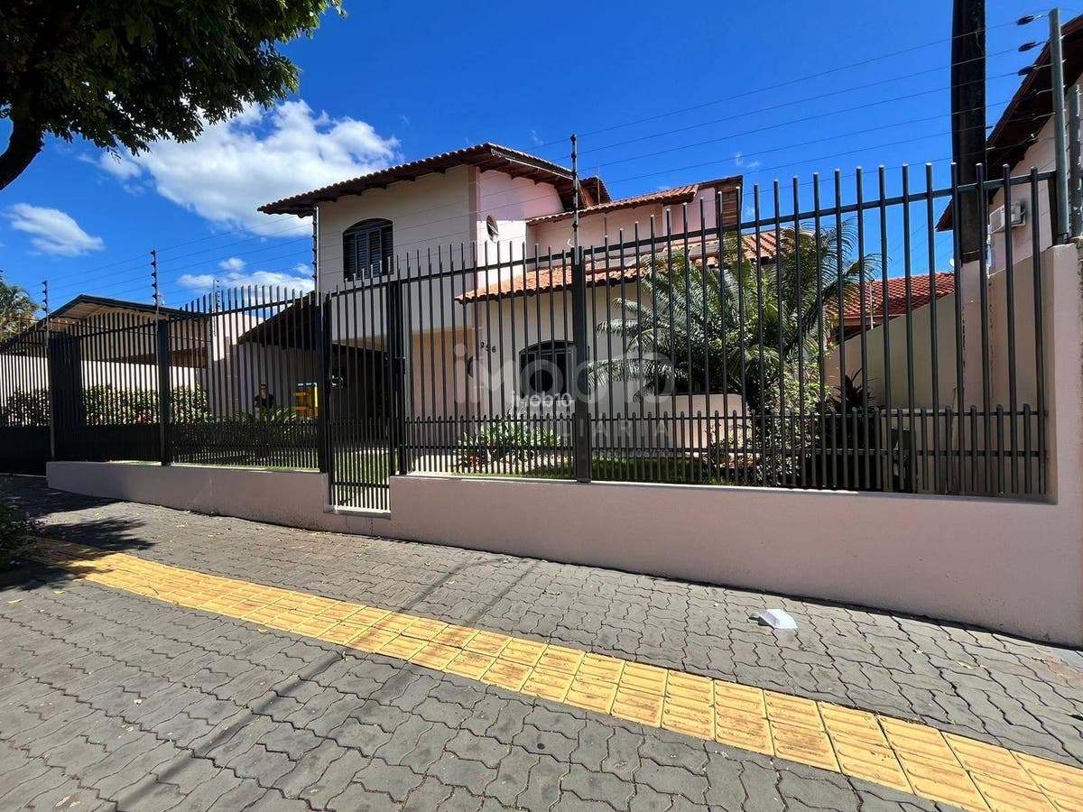 SOBRADO COM 3 QUARTOS E PISCINA A VENDA NO BAIRRO CAMPOS DO IGUAÇU EM FOZ DO IGUAÇU - PR