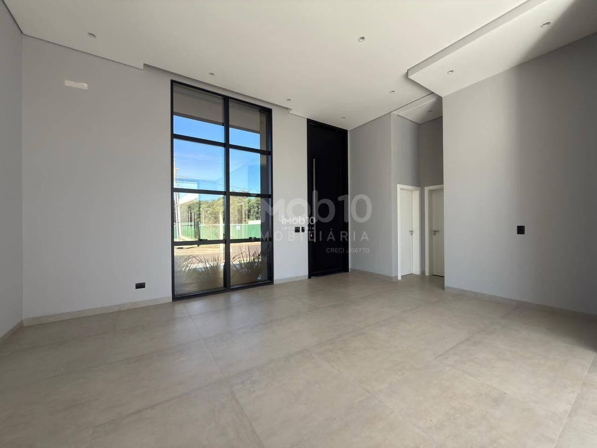 CASA COM 4 QUARTOS A VENDA NO CONDOMINIO FECHADO ROYAL BOULEVARD EM FOZ DO IGUAÇU - PR