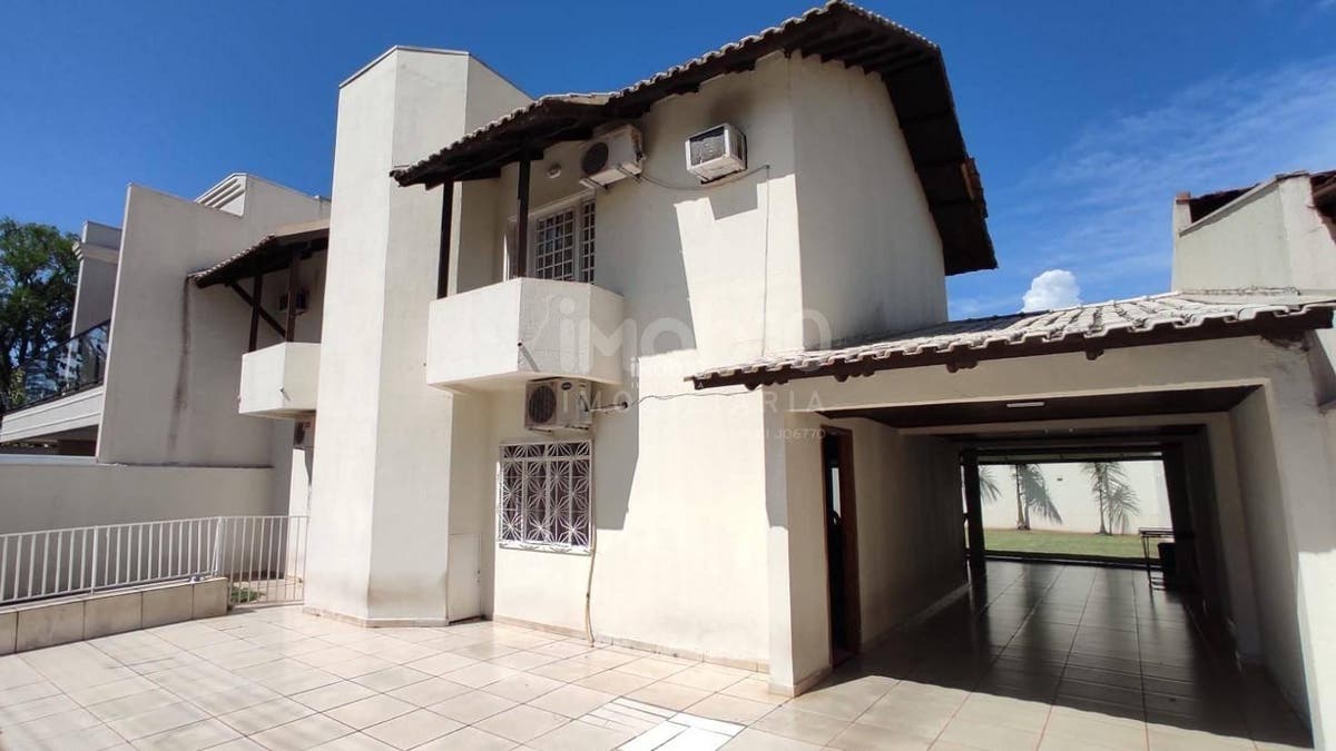 SOBRADO COM 5 QUARTOS À VENDA - JARDIM 3 FRONTEIRAS - FOZ DO IGUÇU/PR