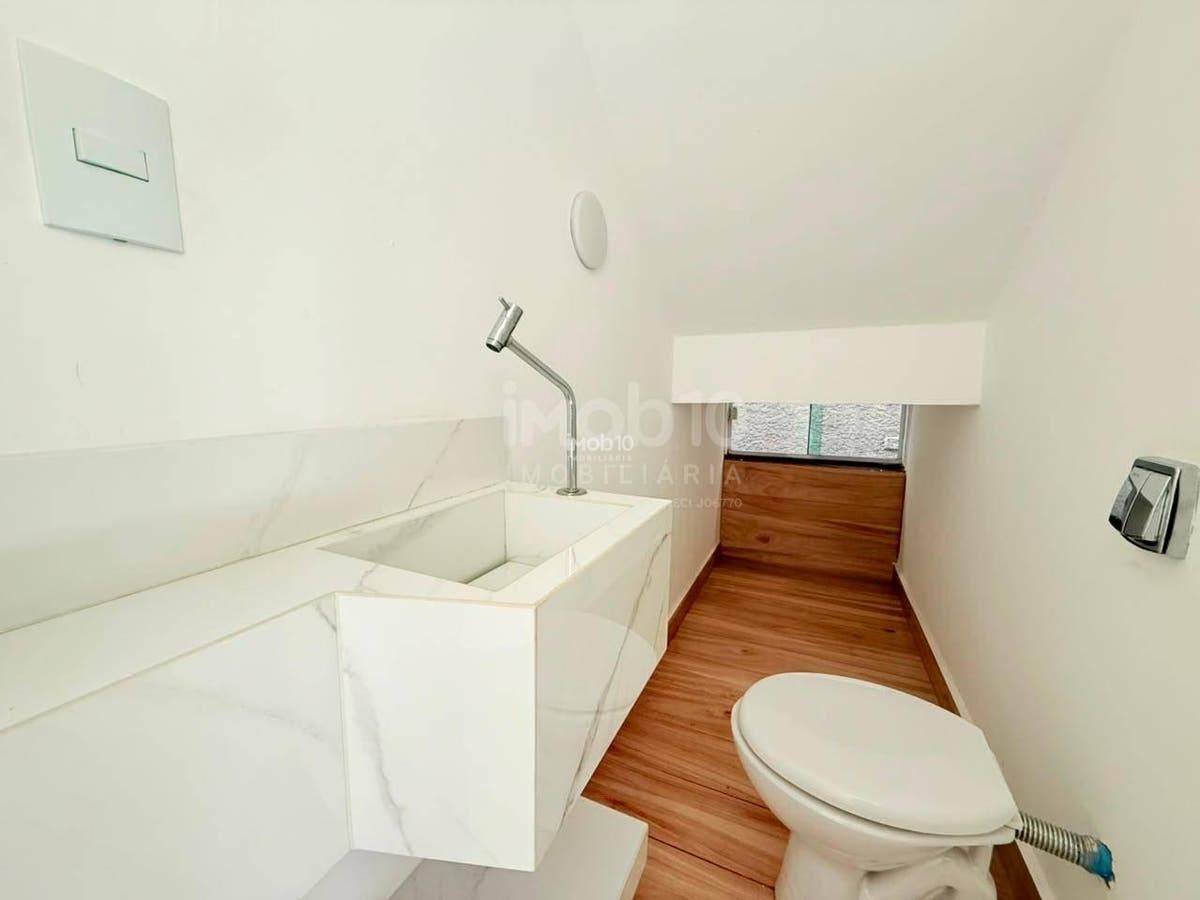 SOBRADO PARA ALUGAR ( VALOR R$ 7.500,00) COM 3 QUARTOS JARDIM POLO CENTRO FOZ DO IGUAÇU - PR