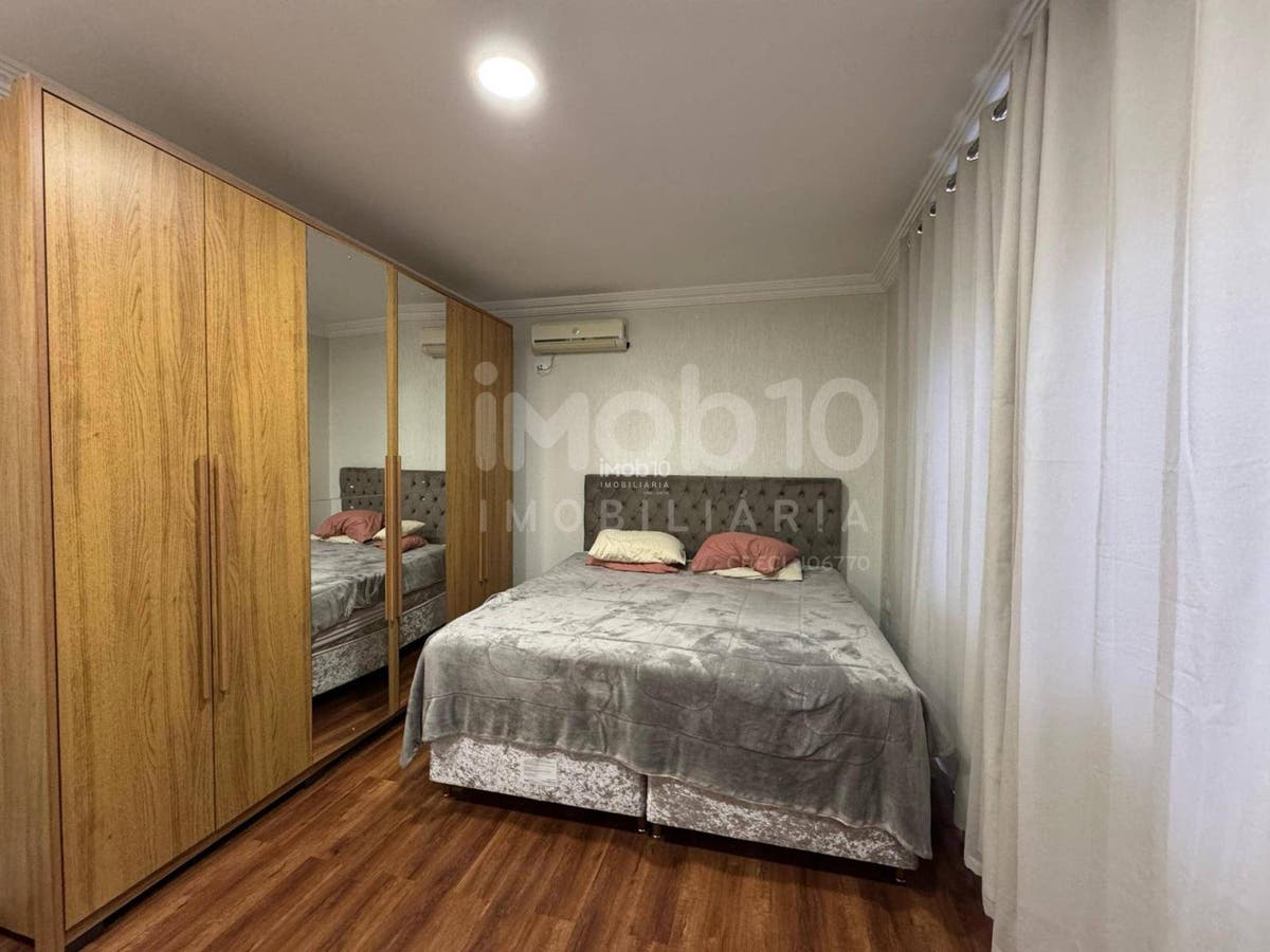 SOBRADO COM 6 QUARTOS COM PISCINA PARA ALUGUEL OU VENDA NO BAIRRO JARDIM IPÊ EM FOZ DO IGUAÇU - PR