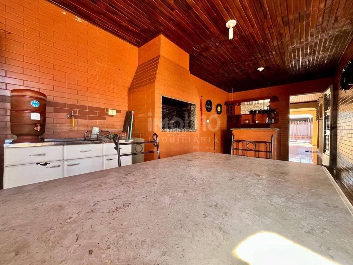 CASA COM 4 QUARTOS NO CONJUNTO LIBRA - FOZ DO IGUAÇU/PR