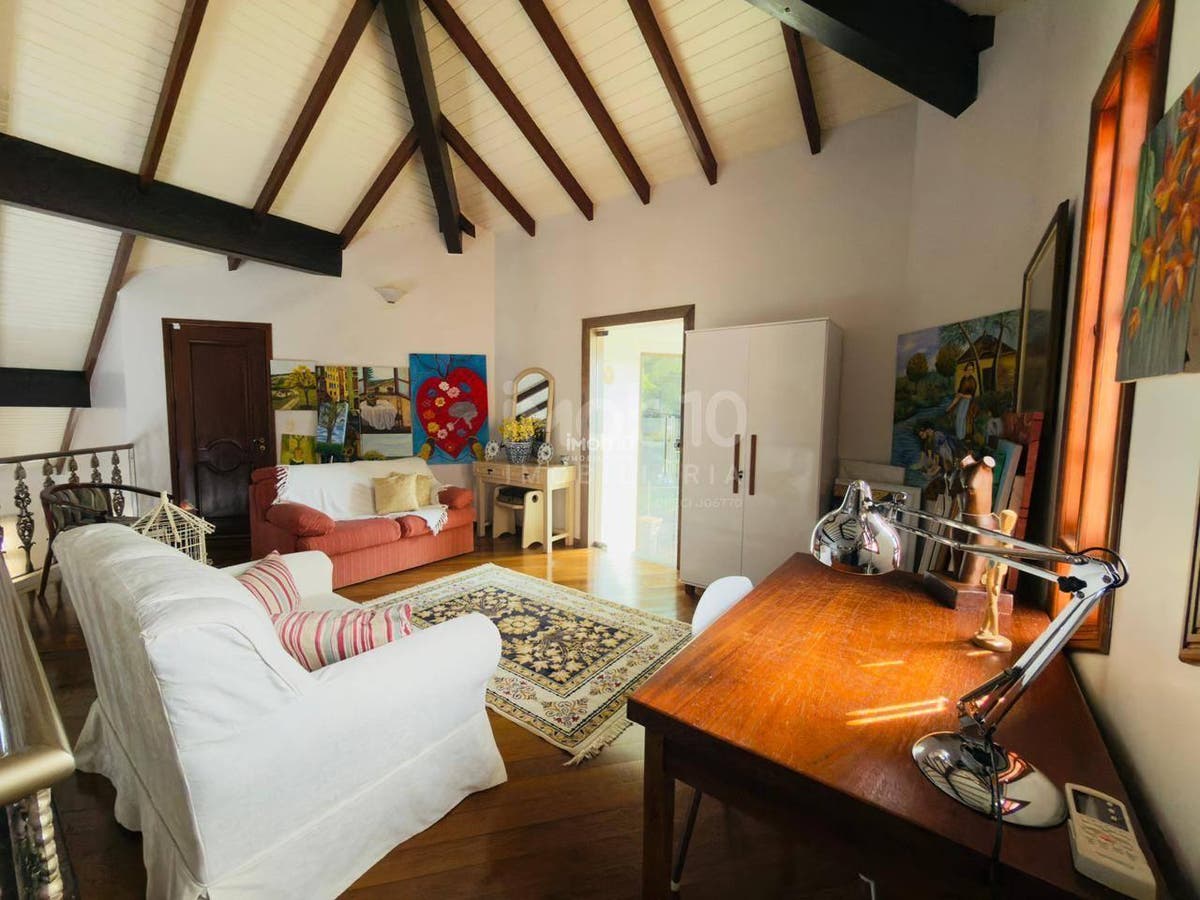 SOBRADO A VENDA COM 3 SUITES JARDIM LANCASTER, FOZ DO IGUAÇU,PR.
