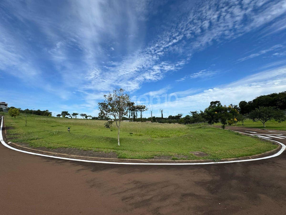 TERRENO A VENDA NO CONDOMÍNIO FECHADO MAJESTIC EM FOZ DO IGUAÇU - PR