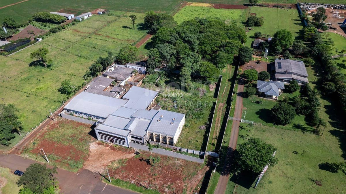 ÁREA/PRÉDIO PARA VENDA OU ALUGAR (R$30.000,00) FRENTE PARA BR 277 EM SANTA TEREZINHA DE ITAIPU - PR