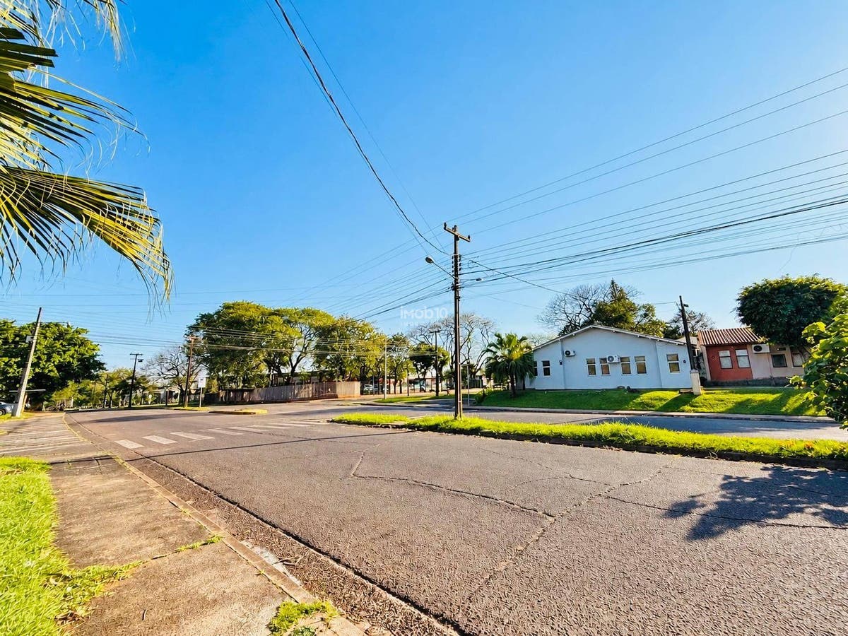 CASA PARA ALUGAR (R$6.000,00) OU VENDA COM 3 QUARTOS NO BAIRRO VILA A EM FOZ DO IGUAÇU - PR