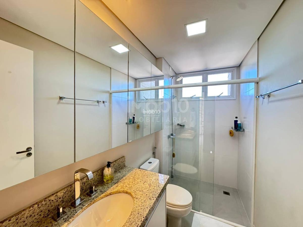 APARTAMENTO MOBILIADO COM 3 QUARTOS A VENDA NO EDIFÍCIO OMOIRU EM FOZ DO IGUAÇU - PR