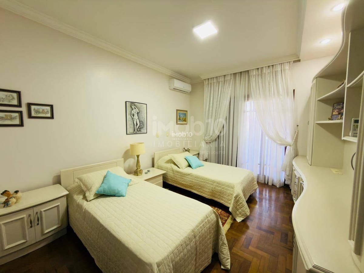 SOBRADO A VENDA COM 3 SUITES JARDIM LANCASTER, FOZ DO IGUAÇU,PR.