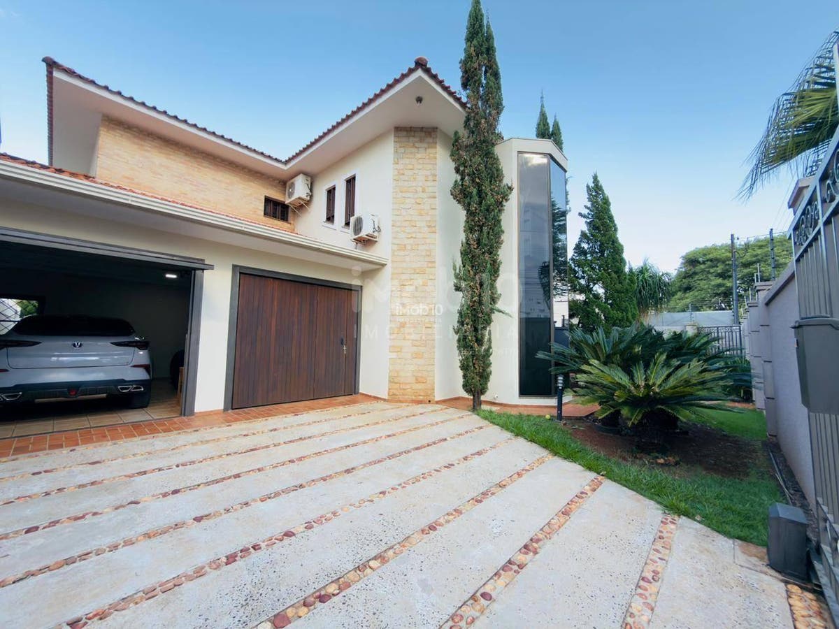 SOBRADO A VENDA COM 3 SUITES JARDIM LANCASTER, FOZ DO IGUAÇU,PR.