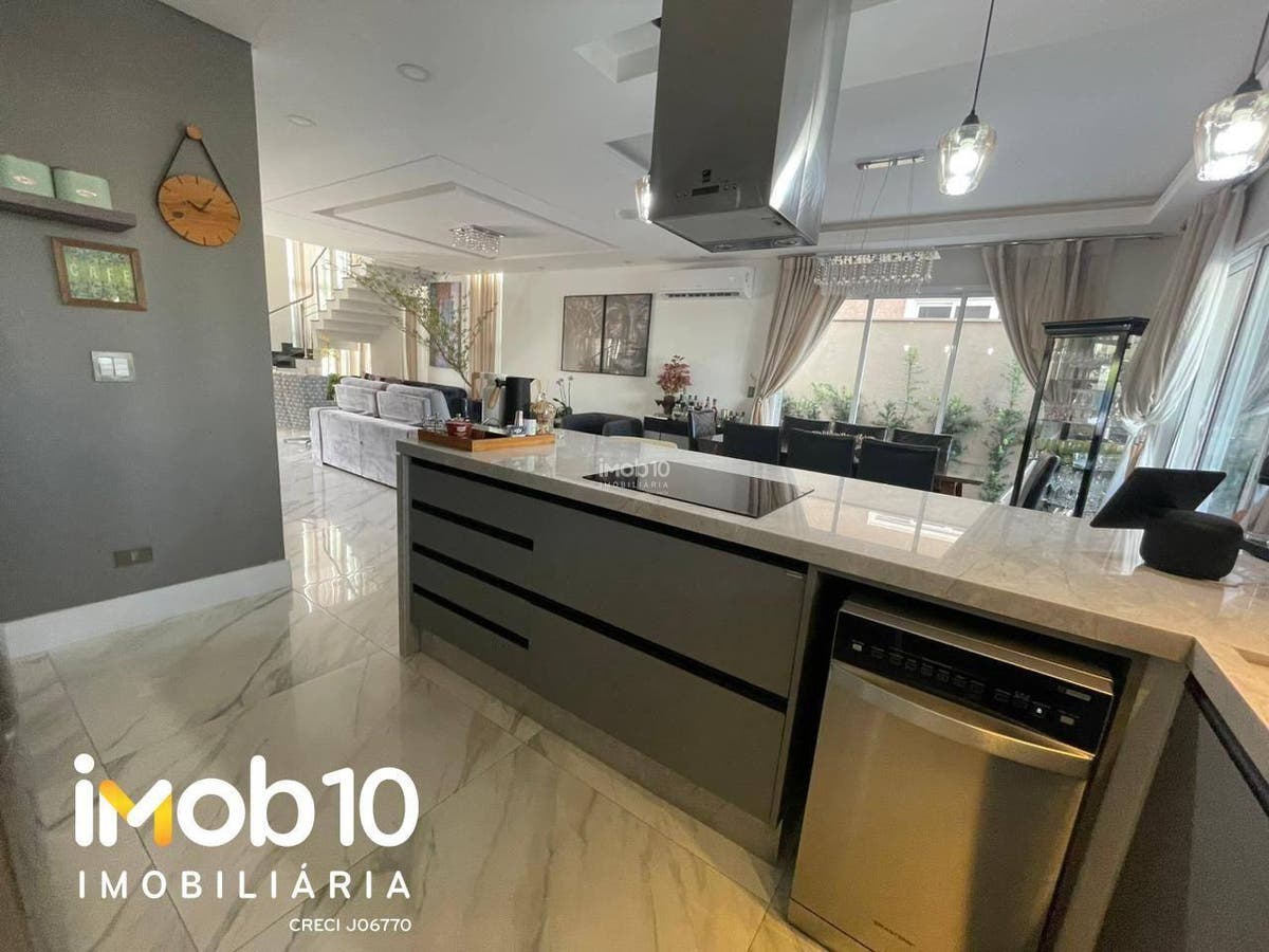 SOBRADO A VENDA COM 3 SUITES CONDOMINIO FECHADO TERRAS ALPHA II FOZ DO IGUAÇU - PR
