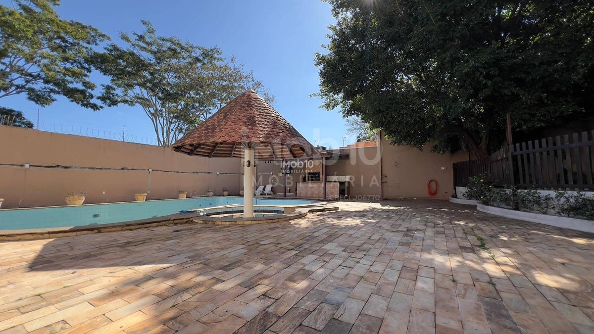 SOBRADO COMERCIAL PARA ALUGUEL (R$20.000,00) OU VENDA NO JARDIM FESTUGATO EM FOZ DO IGUAÇU - PR