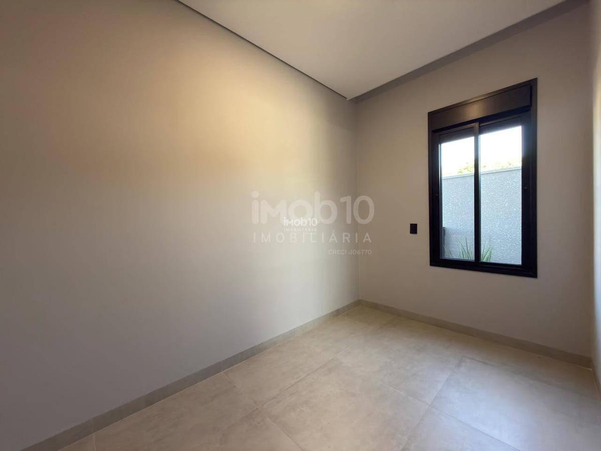 CASA COM 4 QUARTOS A VENDA NO CONDOMINIO FECHADO ROYAL BOULEVARD EM FOZ DO IGUAÇU - PR