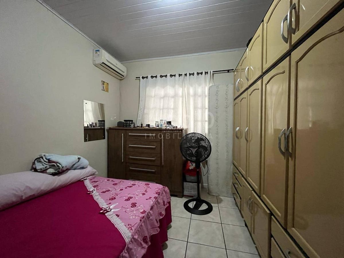 CASA COM 3 QUARTOS A VENDA NO BAIRRO JARDIM UNIVERSITÁRIO EM FOZ DO IGUAÇU - PR