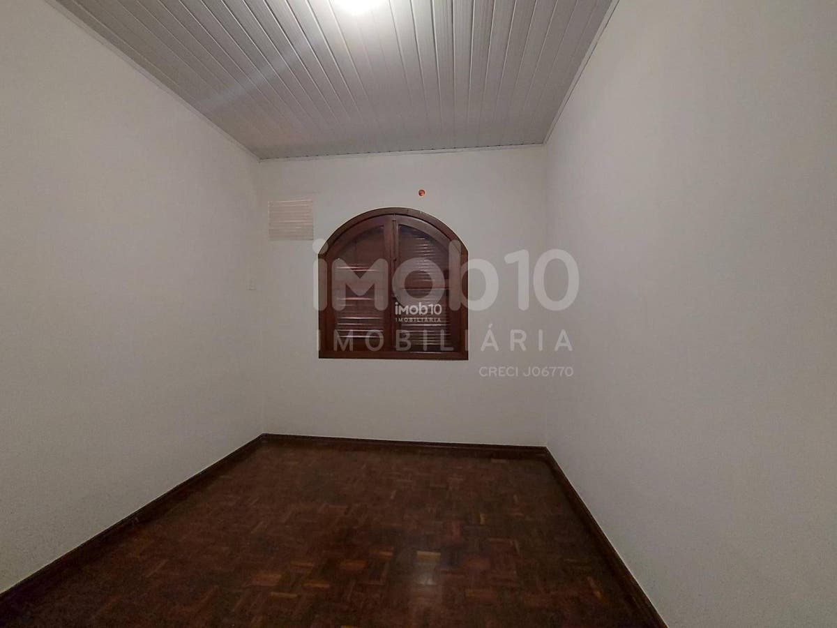 SOBRADO COM 4 QUARTOS A VENDA NO CENTRO DE FOZ DO IGUAÇU - PR