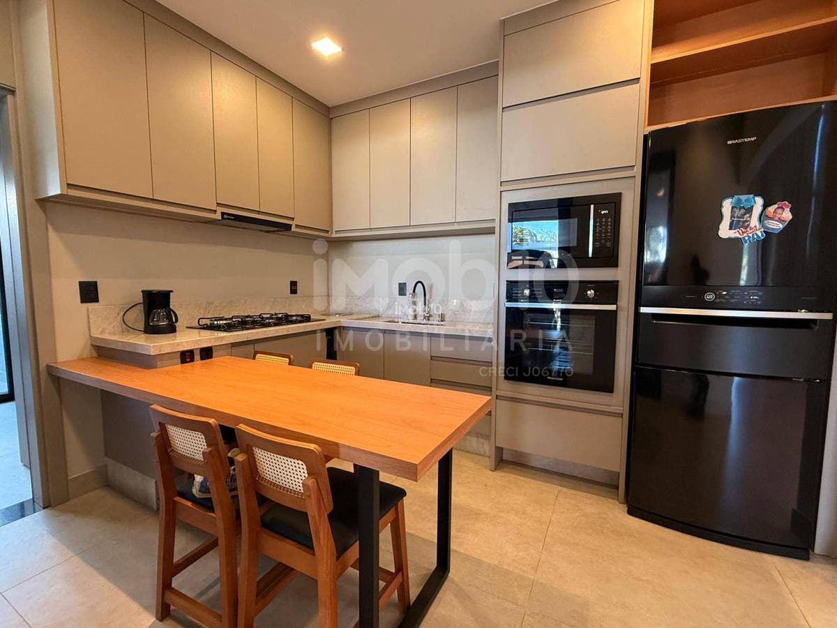 SOBRADO A VENDA COM 3 SUITES NO CONDOMINIO FECHADO SOLAR DAS PALMEIRAS FOZ DO IGUAÇU - PR