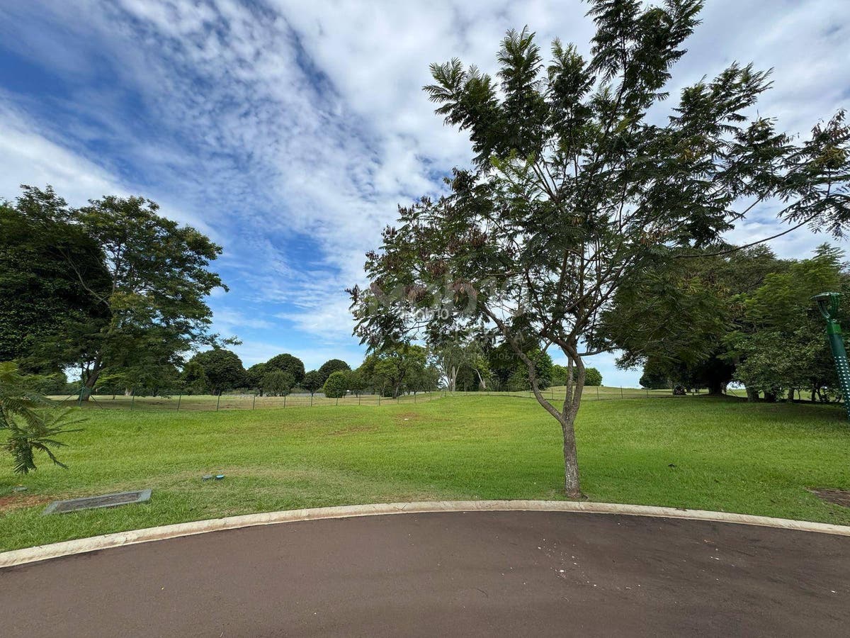 TERRENO A VENDA NO CONDOMÍNIO FECHADO VILLAGE IGUASSU GOLF RESIDENCE EM FOZ DO IGUAÇU - PR