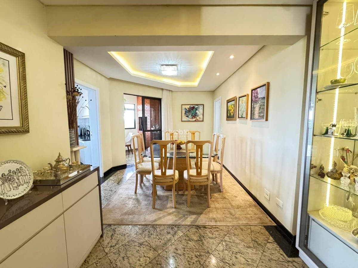 APARTAMENTO COM 3 SUÍTES A VENDA NO EDIFÍCIO MONACO NO CENTRO DE FOZ DO IGUAÇU - PR
