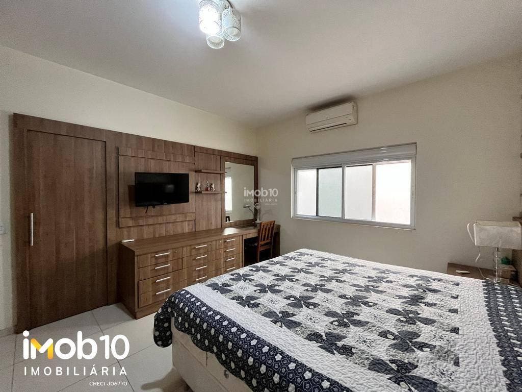 SOBRADO A VENDA COM 7 SUITES NO CONDOMÍNIO FECHADO SOLAR DAS PALMEIRAS - PORTO BELO - FOZ DO IGUAÇU/PR