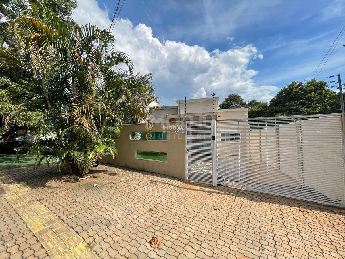 SOBRADO COM 3 QUARTOS E PISCINA A VENDA NO BAIRRO JARDIM PANORAMA EM FOZ DO IGUAÇU - PR