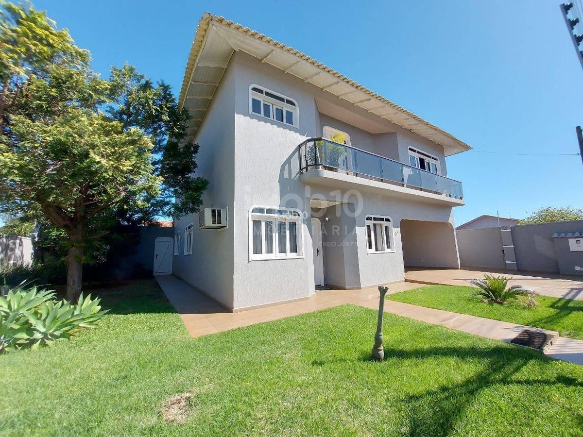 SOBRADO A VENDA COM 3 QUARTOS JARDIM IPÊ FOZ DO IGUAÇU - PR