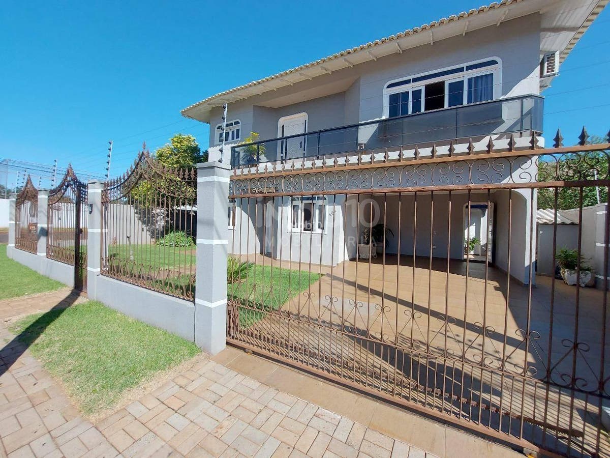 SOBRADO A VENDA COM 3 QUARTOS JARDIM IPÊ FOZ DO IGUAÇU - PR