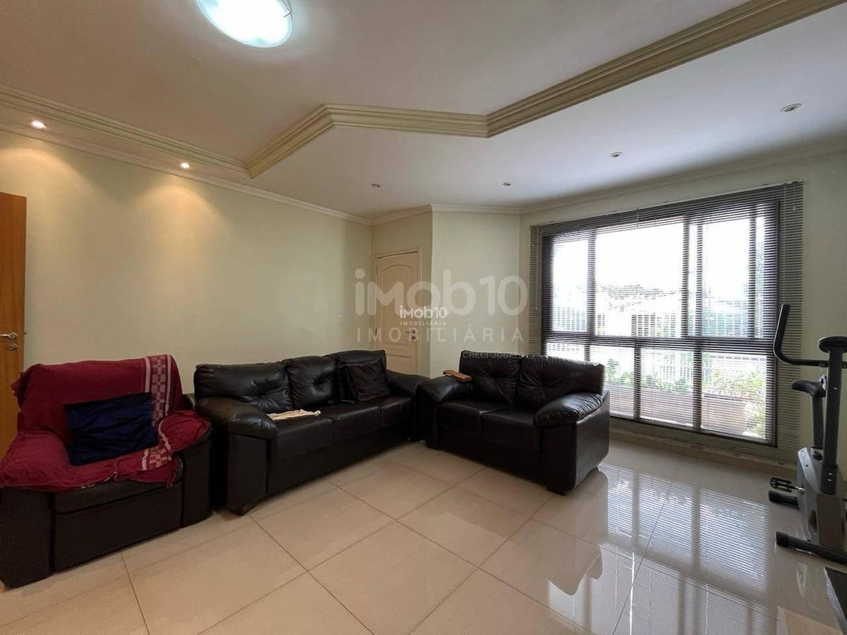 CASA COM 4 QUARTOS E PISCINA NO BAIRRO JARDIM IGUAÇU EM FOZ DO IGUAÇU - PR