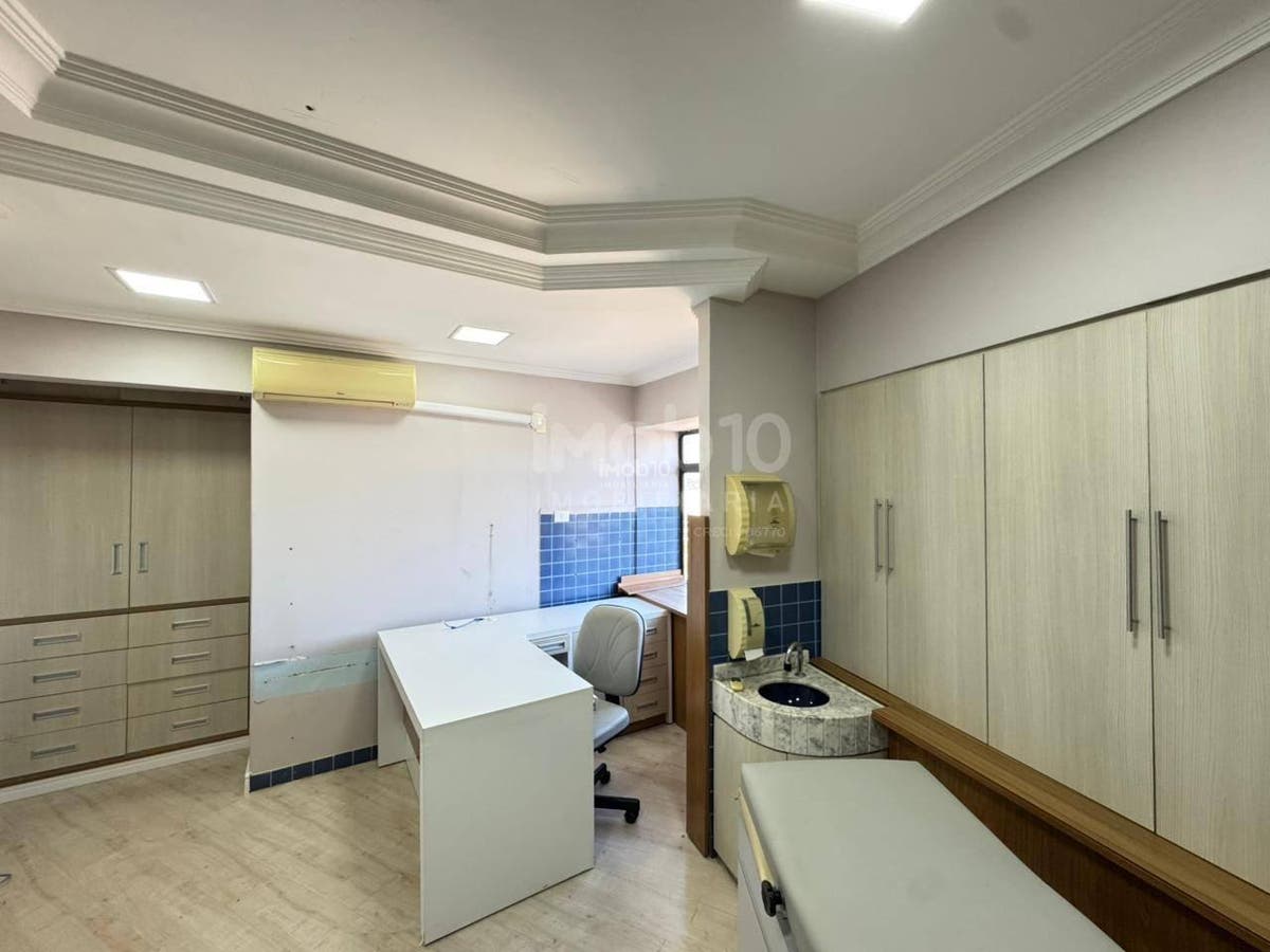 SALA COMERCIAL PARA VENDA NO EDIFÍCIO MARAJOARAS NO CENTRO DE FOZ DO IGUAÇU - PR