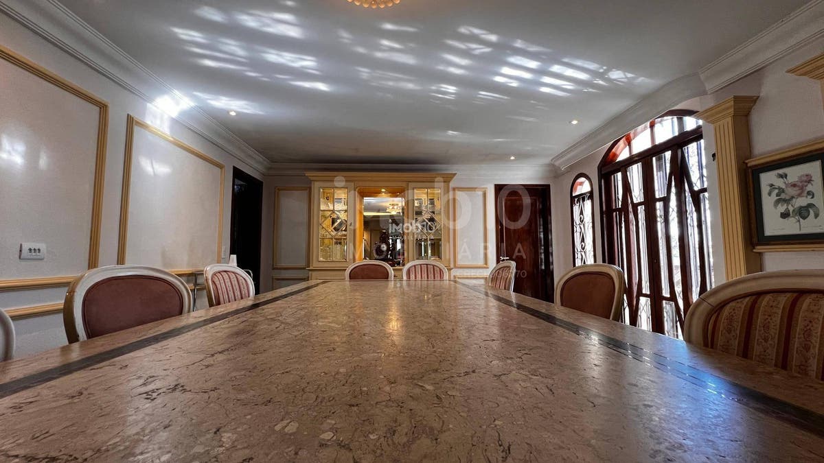 SOBRADO COMERCIAL PARA ALUGUEL (R$20.000,00) OU VENDA NO JARDIM FESTUGATO EM FOZ DO IGUAÇU - PR