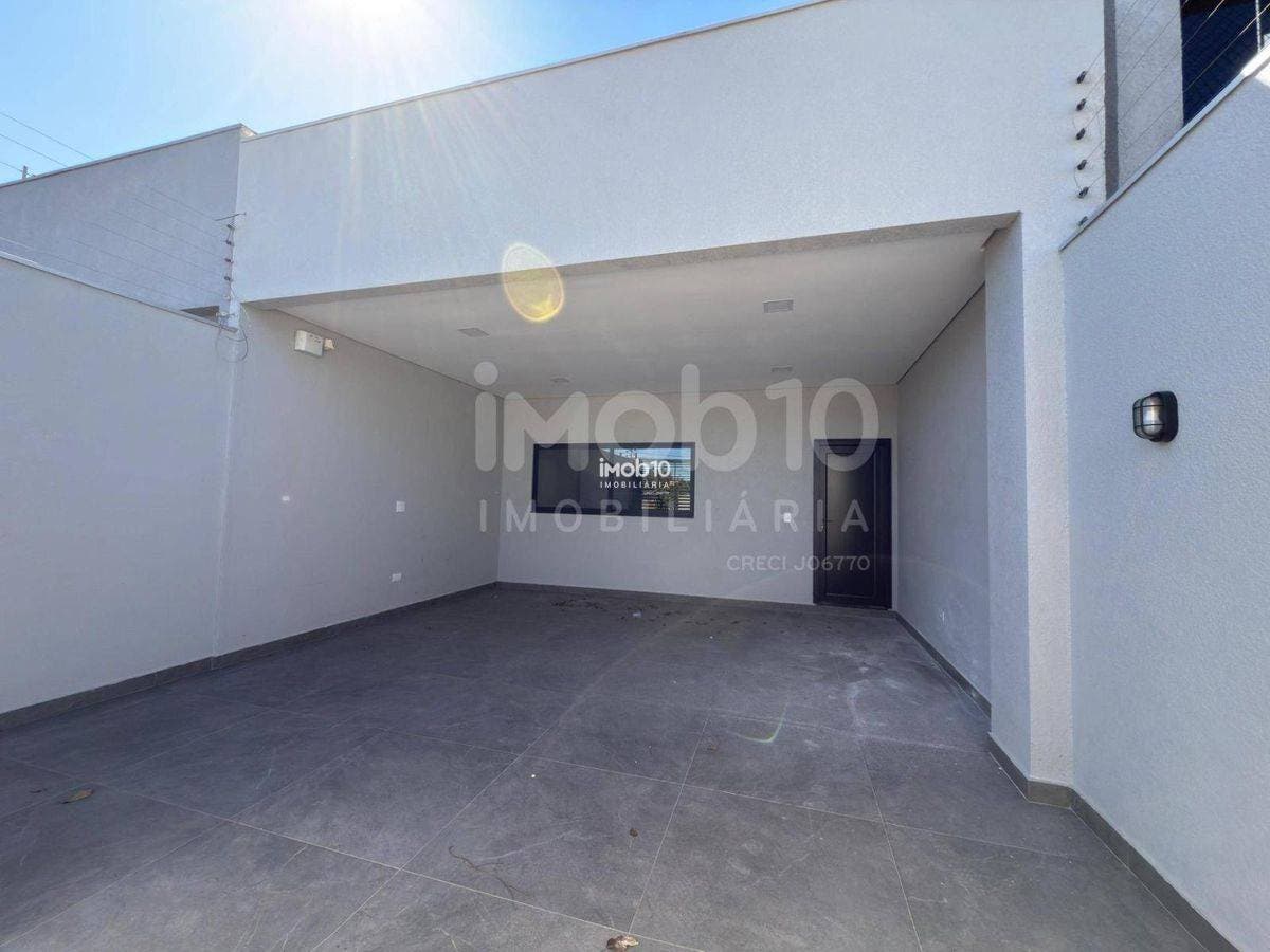 CASA TÉRREA COM 1 SUÍTE NO JARDIM CANADÁ - FOZ DO IGUAÇU/PR