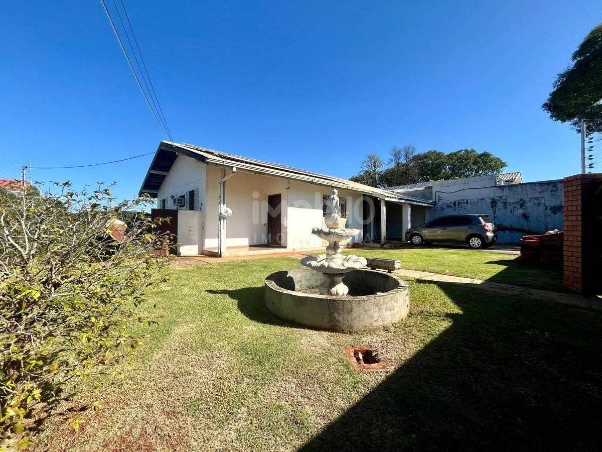 CASA TÉRREA COM 3 QUARTOS SENDO 1 SUITE A VENDA NA VILA A - FOZ DO IGUAÇU/PR