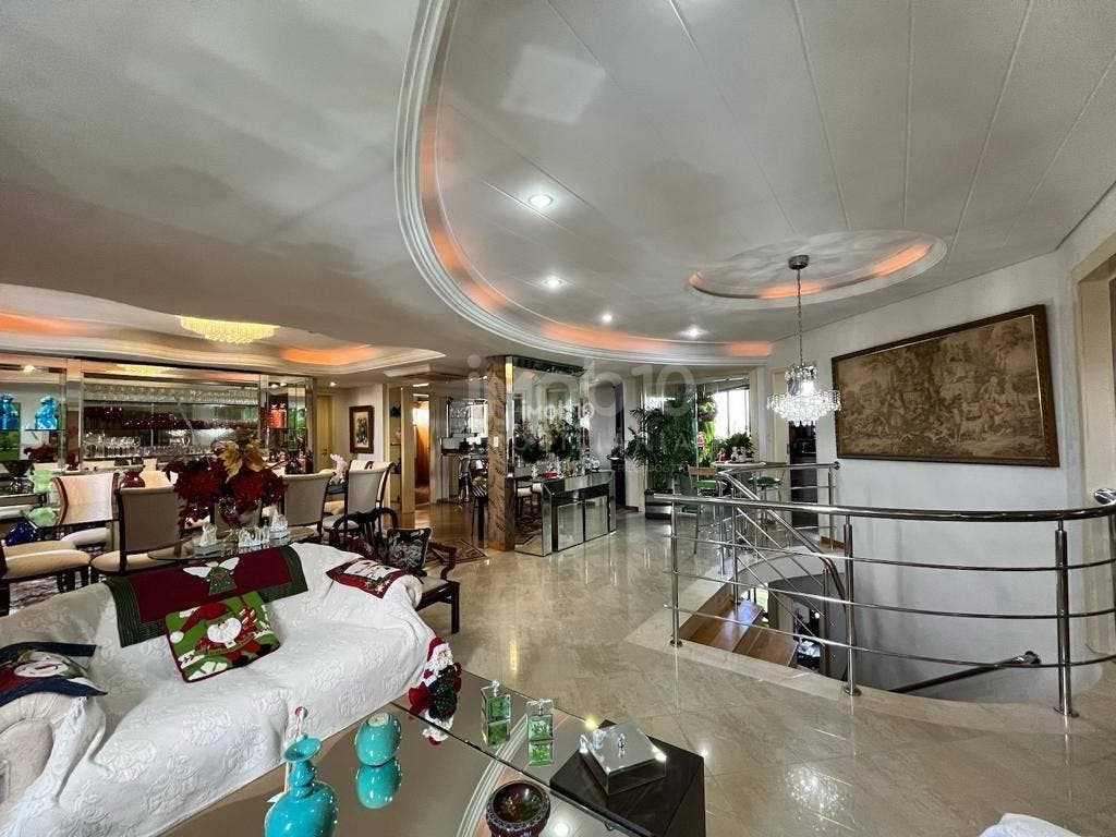 APARTAMENTO COM 4 SUITES, DUPLEX NO EDIFICIO MAISON CLASSIC NO CENTRO - FOZ DO IGUAÇU//PR