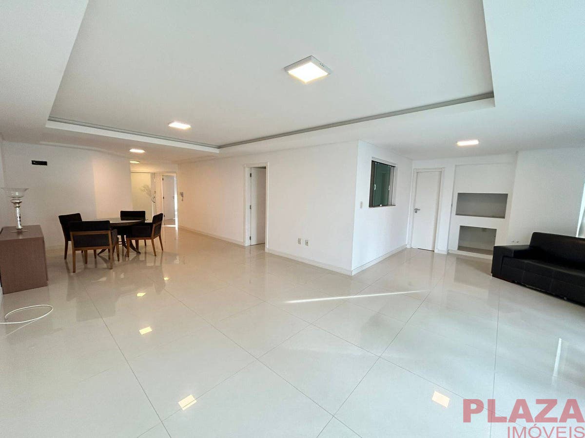 Viva Balneário Camboriú no mais alto nível — 3 suítes, andar alto. - Apartamento em Centro, Balneário Camboriú - para locação - Plaza Imóveis